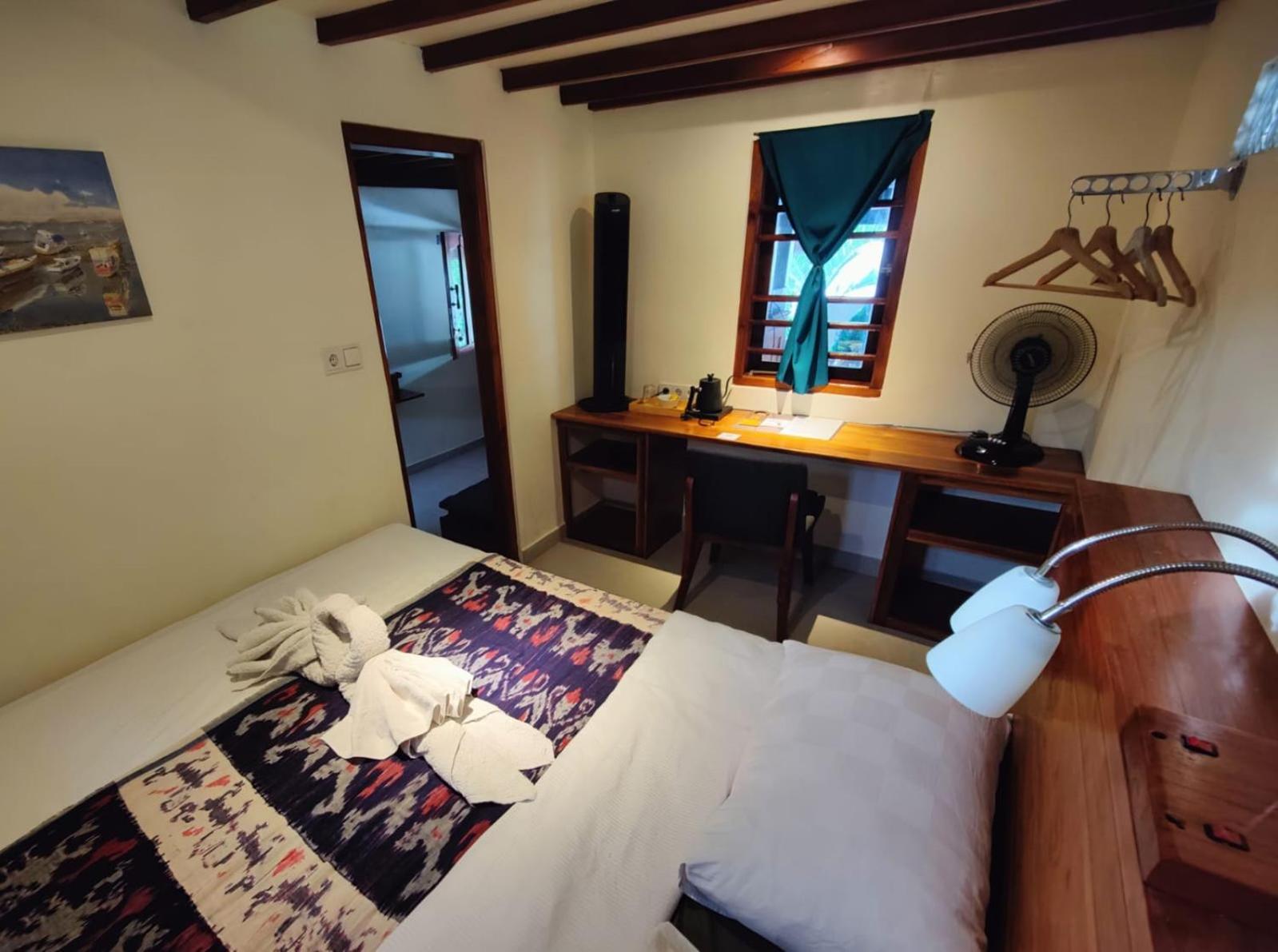 Cool Breeze Authentic Hotel Labuan Bajo Komodo 외부 사진